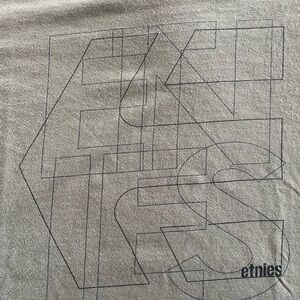 Etnies Tan Geometric Line Art Drawing